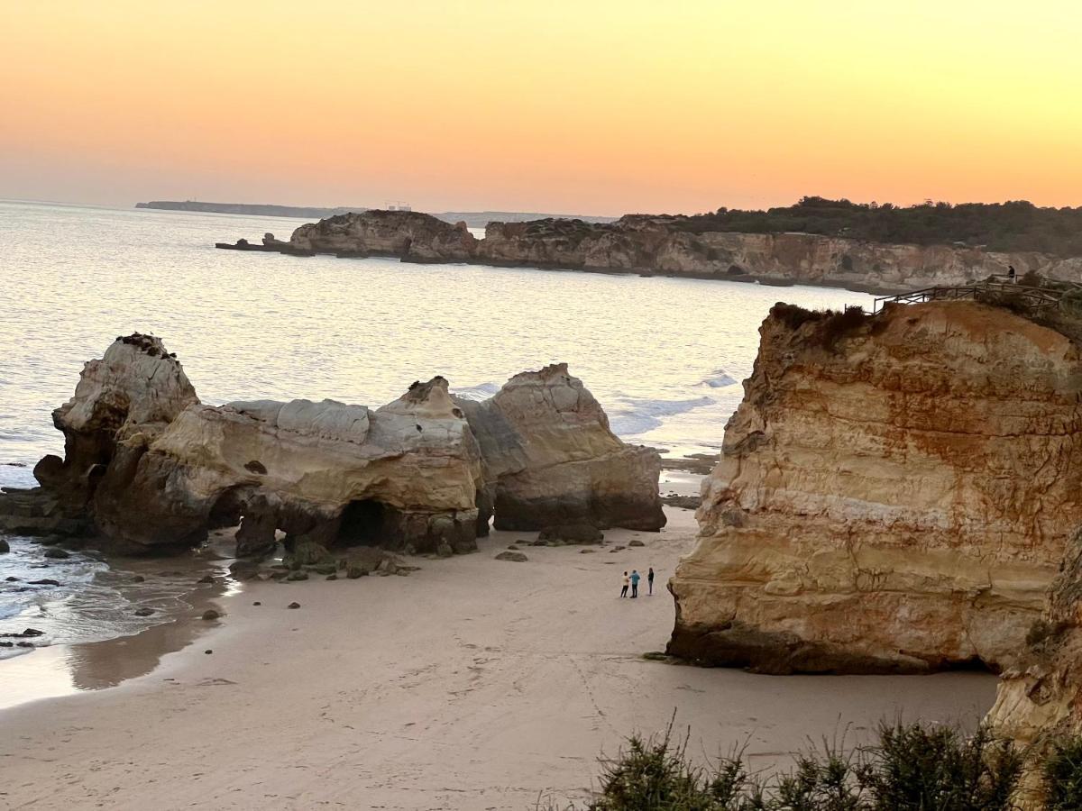Beach & Sea Apt, Fast Wifi, Airco, Private Parking And Pool Portimao Exterior photo