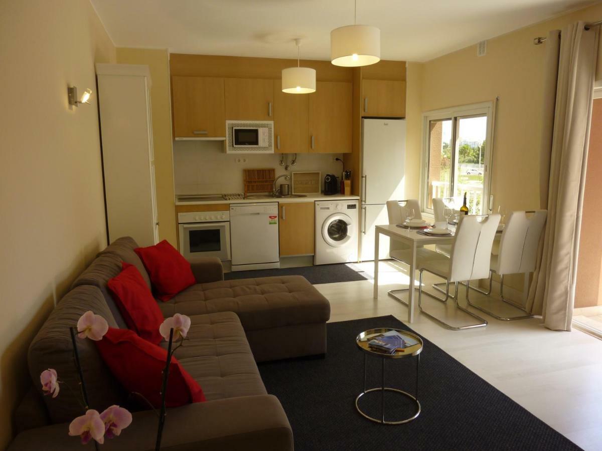 Beach & Sea Apt, Fast Wifi, Airco, Private Parking And Pool Portimao Exterior photo